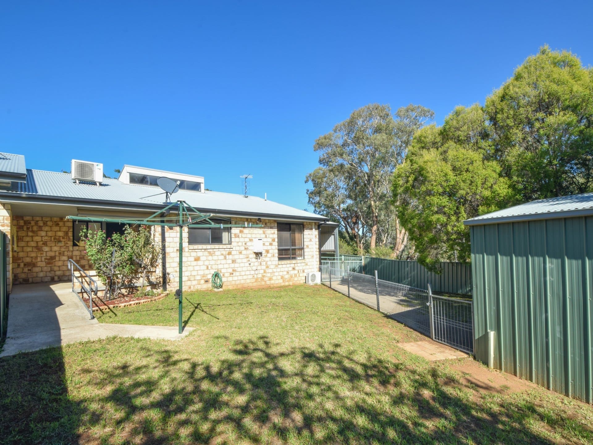 2/11 Jake Miller Place, Young, Young - Thumbnail 3