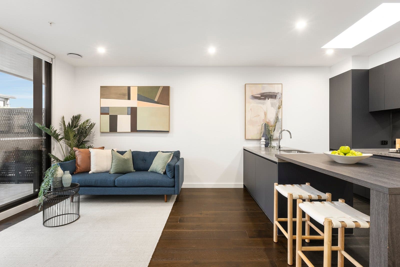 607B/162 Whitehorse Road, Blackburn - Thumbnail 2