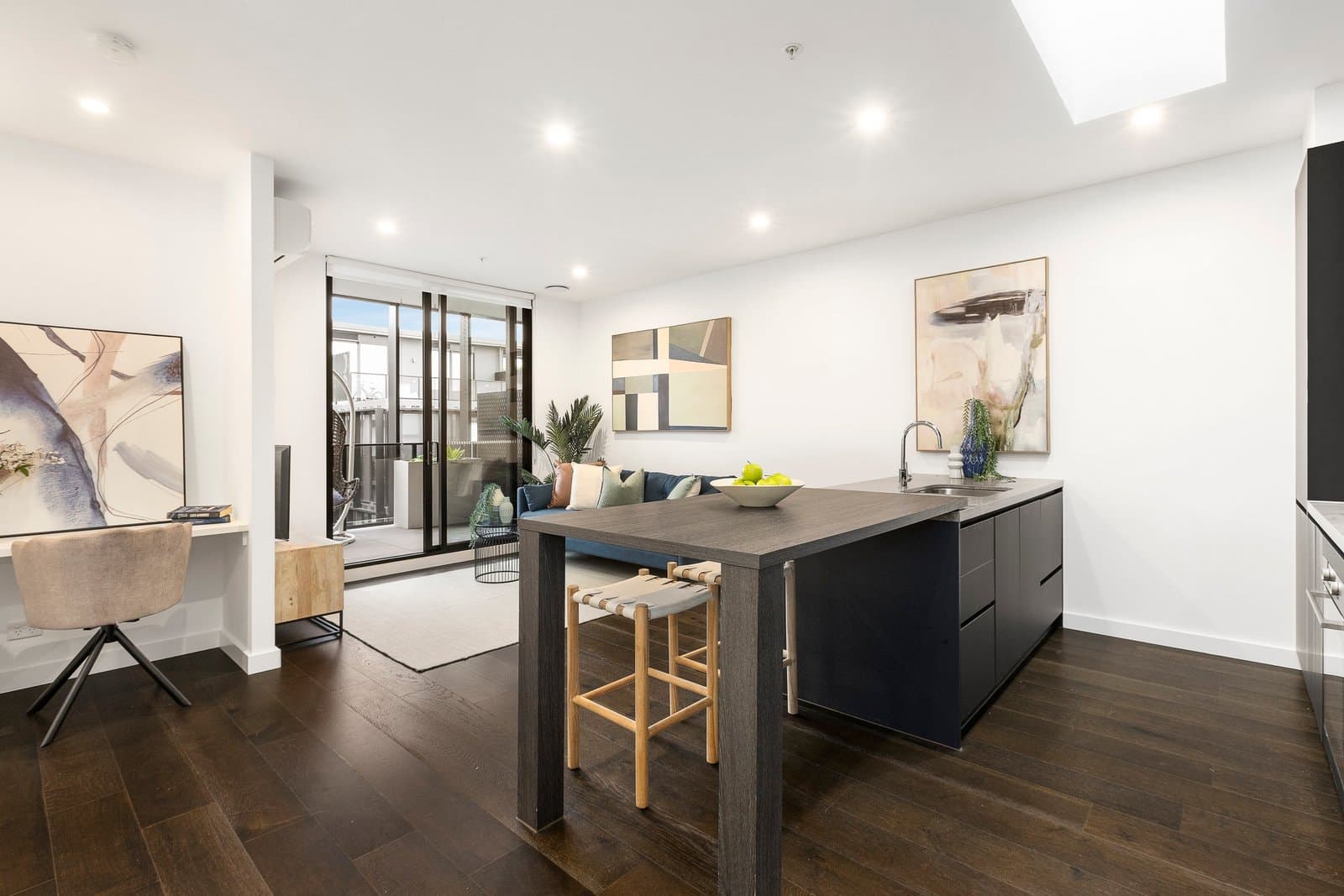 607B/162 Whitehorse Road, Blackburn - Thumbnail 3