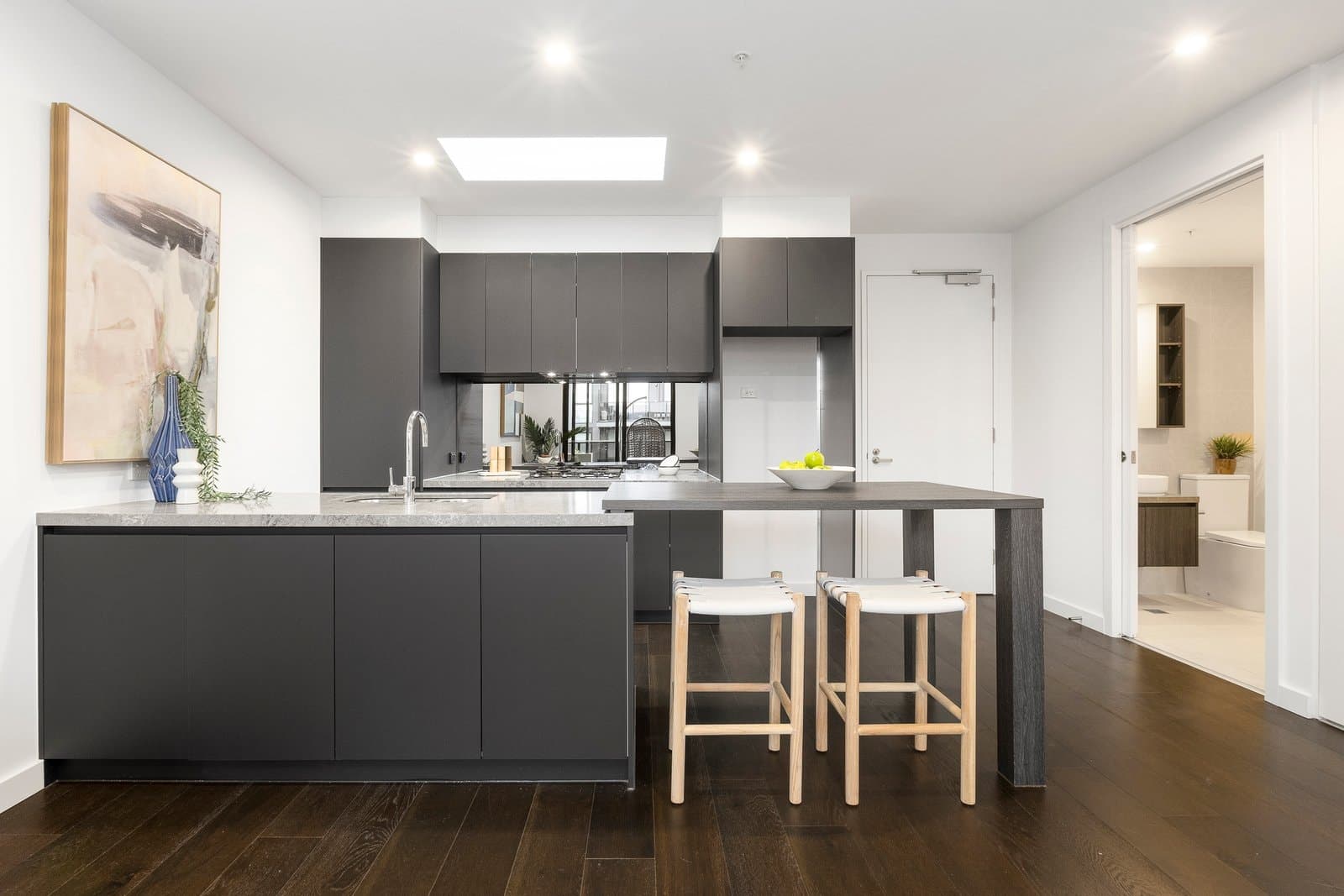 607B/162 Whitehorse Road, Blackburn - Thumbnail 4
