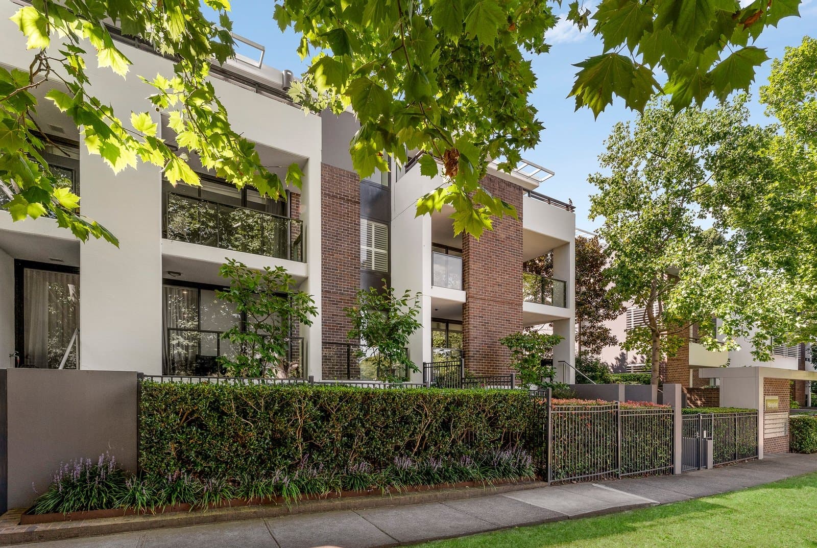 102/53 Chaucer Crescent, Canterbury - Image 1
