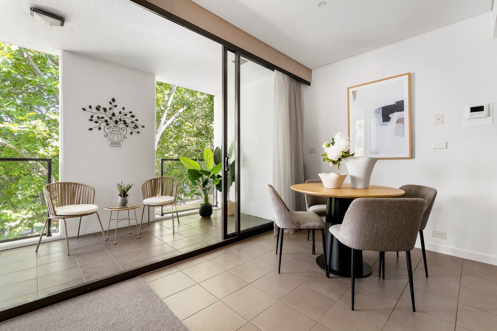 102/53 Chaucer Crescent, Canterbury - Thumbnail 4