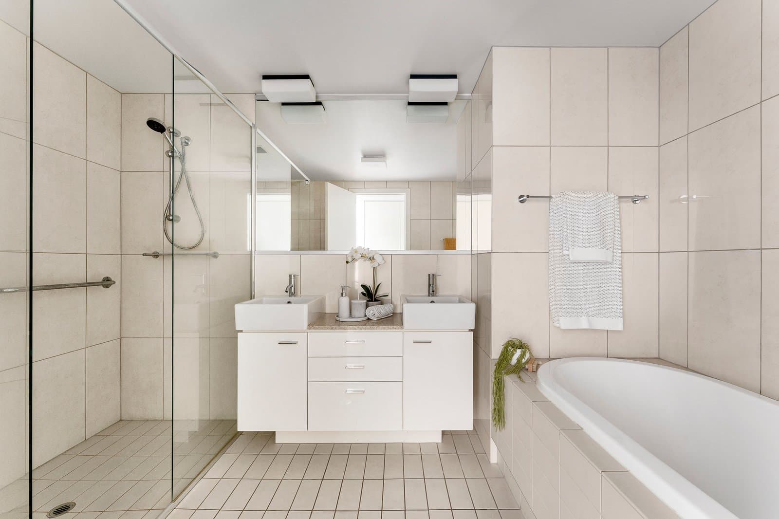 102/53 Chaucer Crescent, Canterbury - Thumbnail 6