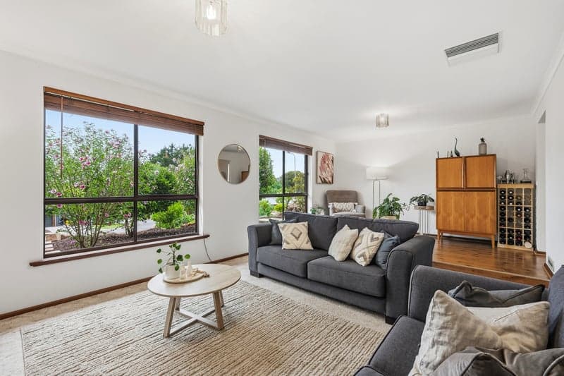 9 Jaimey Grove, Aberfoyle Park - Thumbnail 2