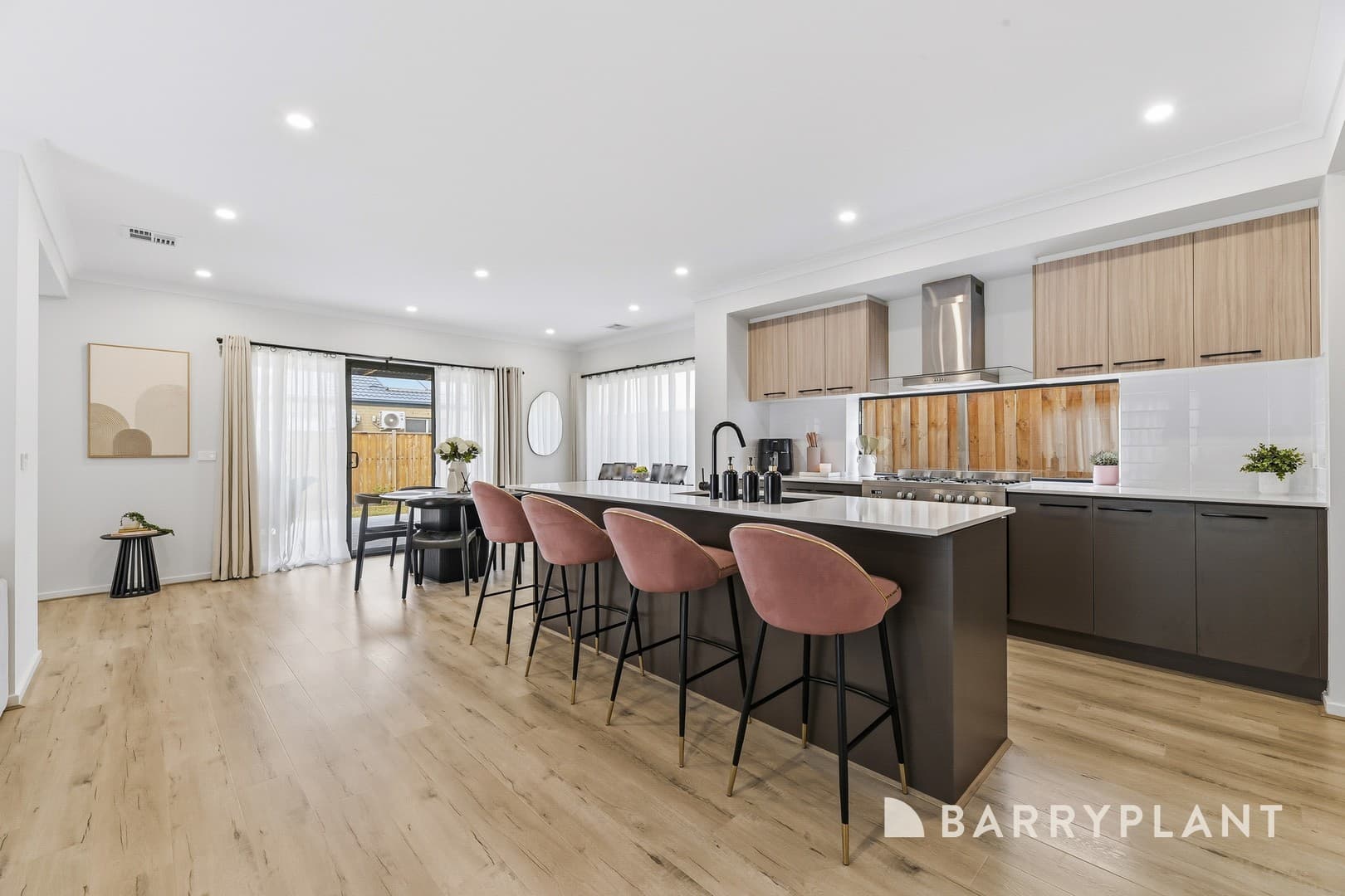 28 Chittagong Drive, Clyde North, VIC 3978, Clyde North - Thumbnail 2