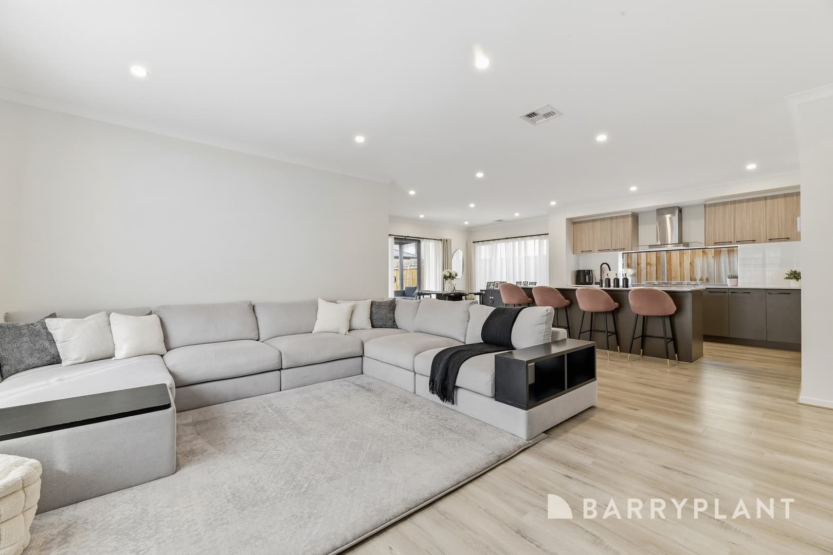 28 Chittagong Drive, Clyde North, VIC 3978, Clyde North - Thumbnail 6