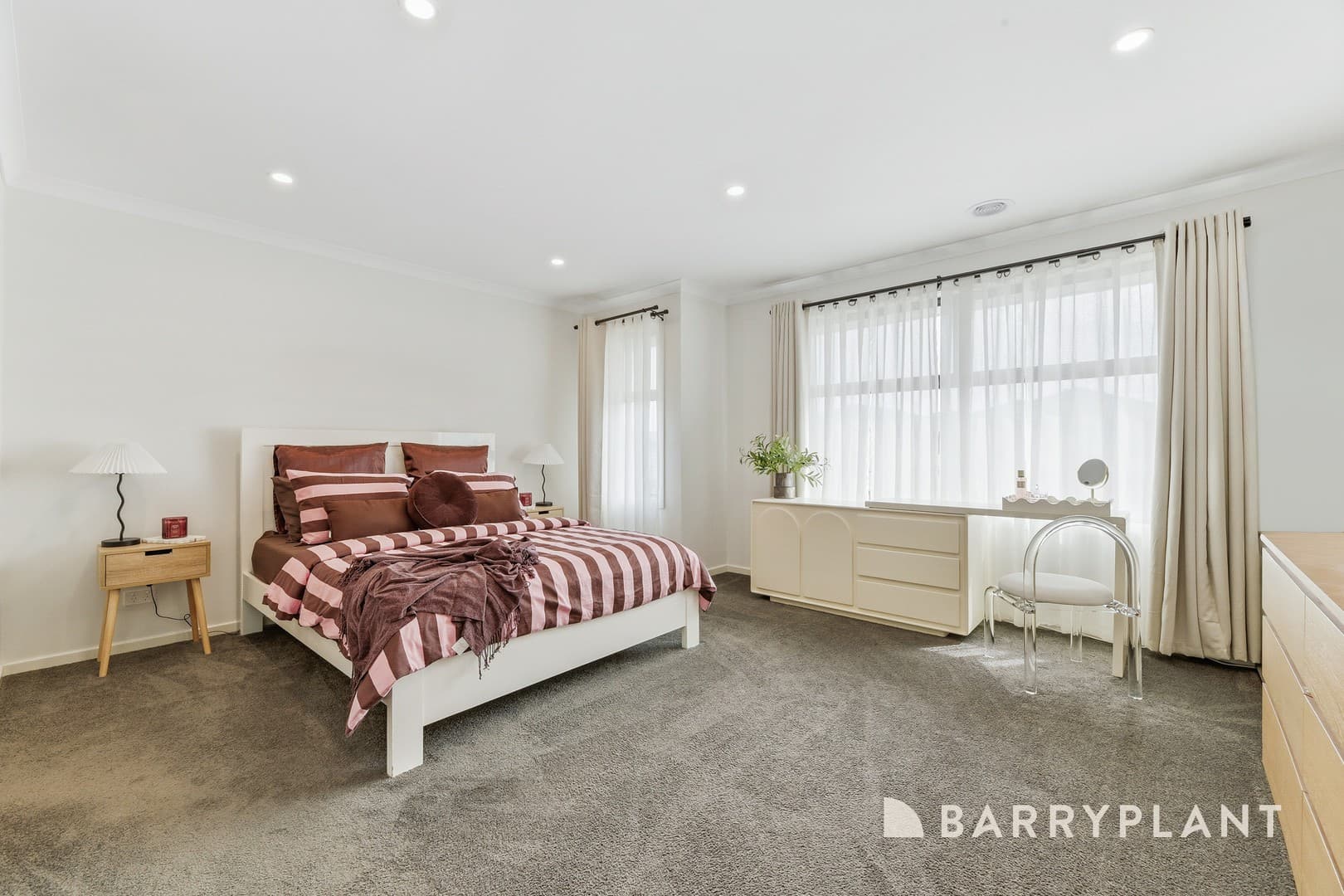 28 Chittagong Drive, Clyde North, VIC 3978, Clyde North - Thumbnail 8