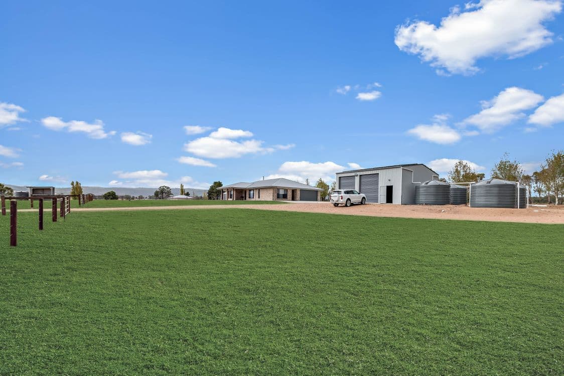 19 Haddocks Road, TENTERFIELD, NSW 2372, Tenterfield - Thumbnail 2