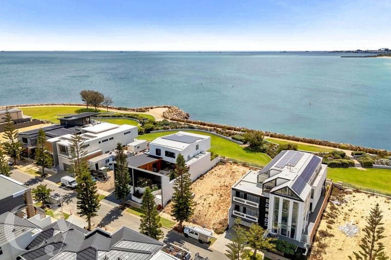 22 Chelydra Point, North Coogee, North Coogee - Image 1