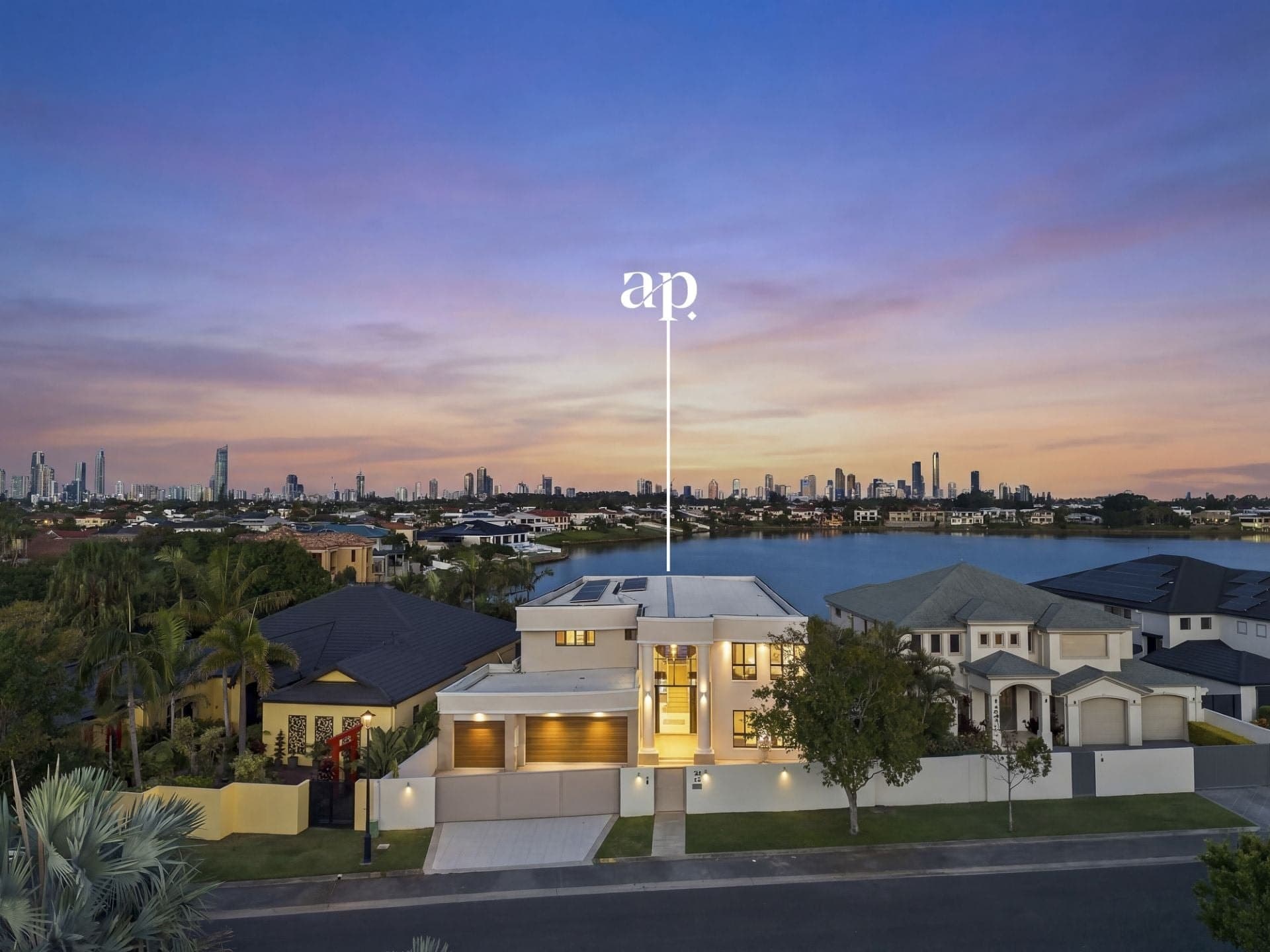 74 Sir Bruce Small Boulevard, Benowa Waters - Thumbnail 2