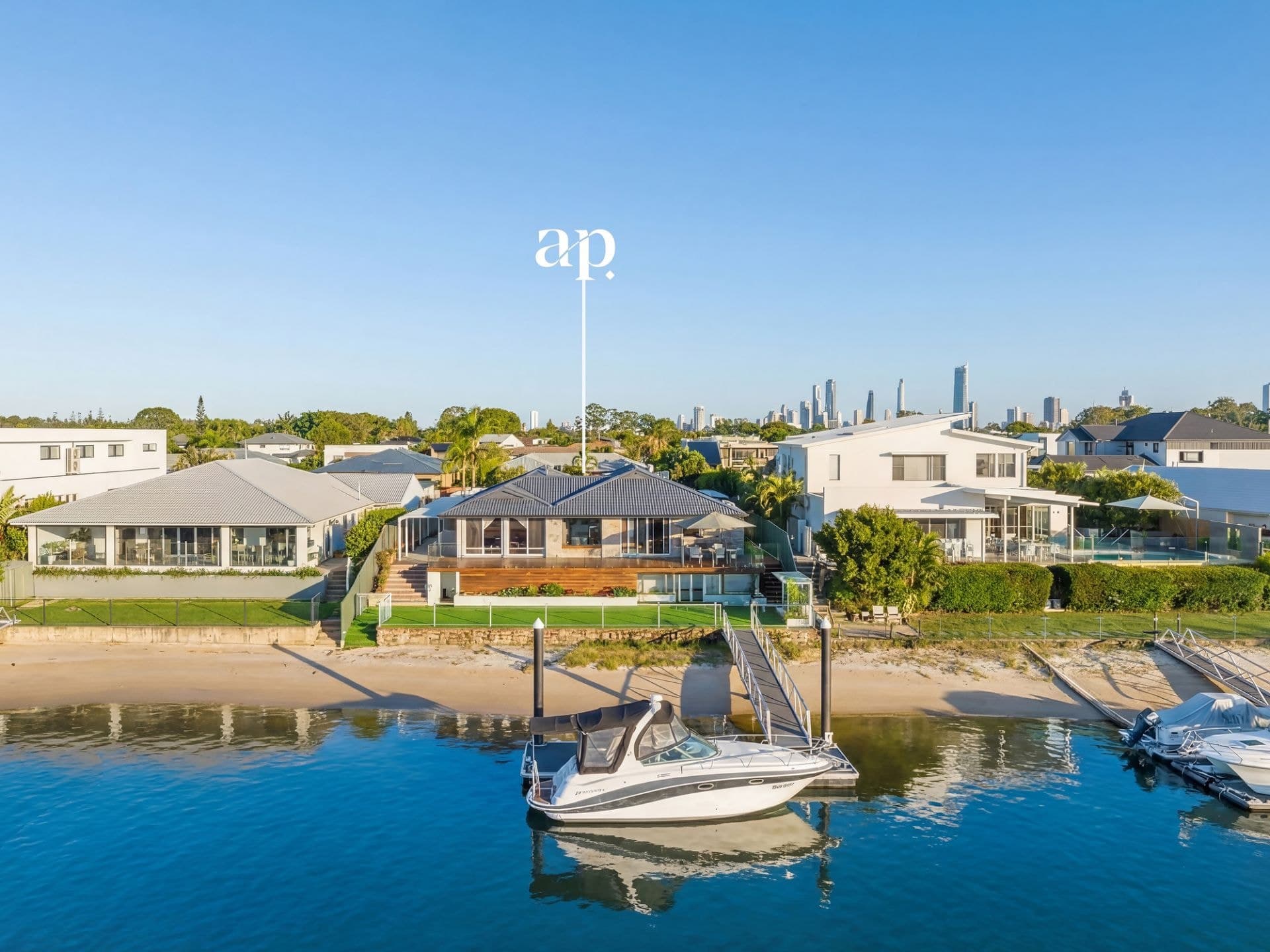 15 Yunga Court, Broadbeach Waters - Thumbnail 3