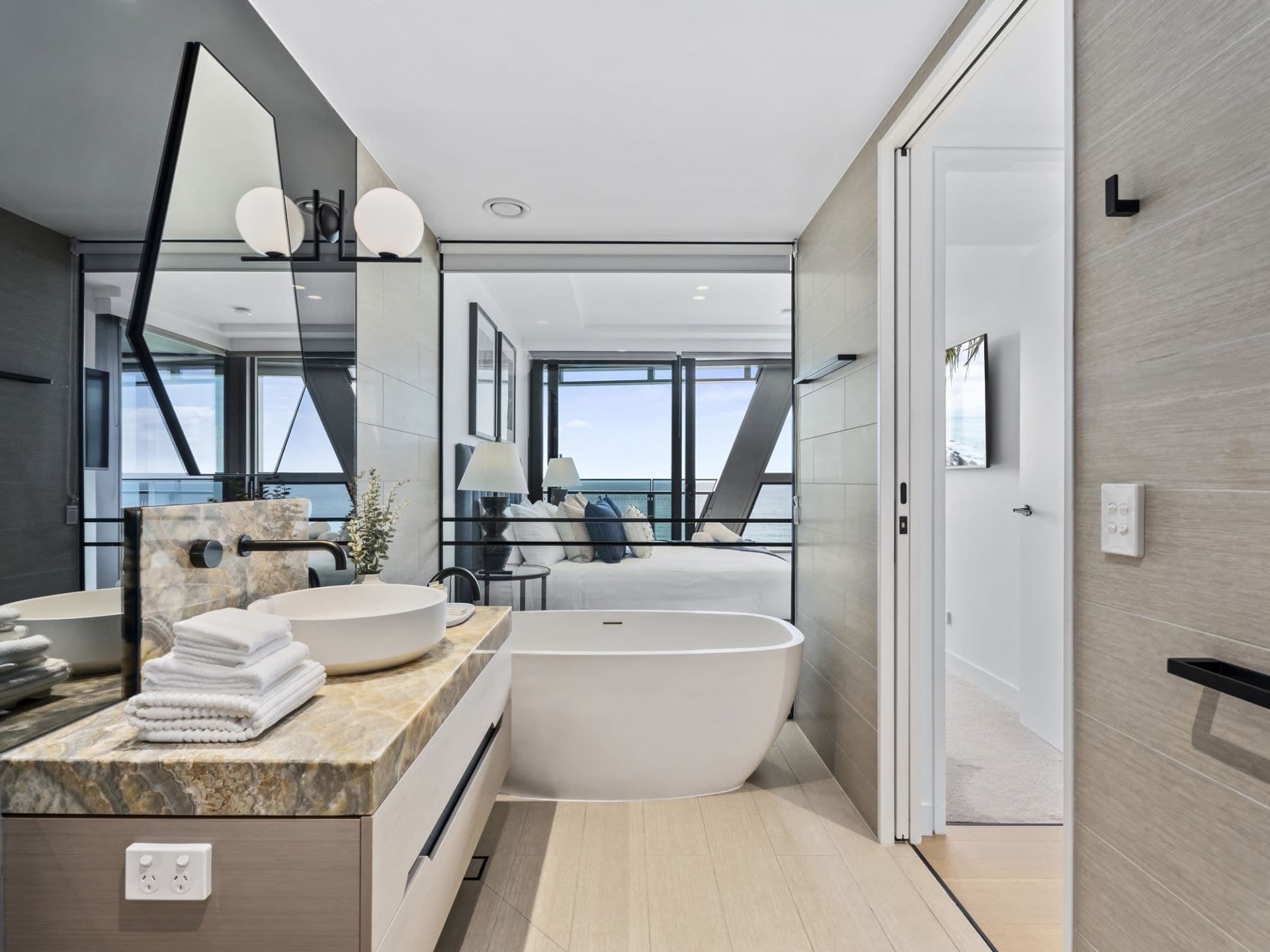 11205/36 Old Burleigh Road, Surfers Paradise - Thumbnail 5