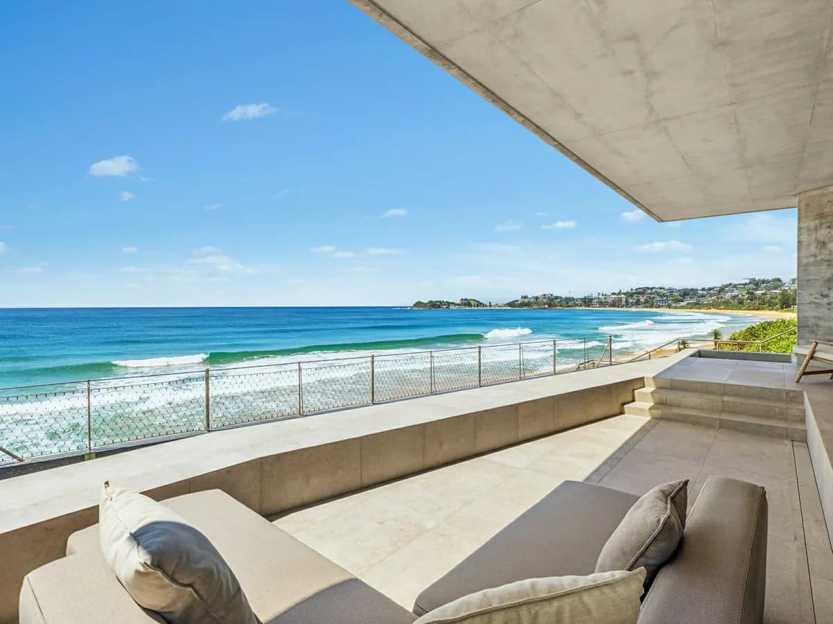 57 Ocean View Drive, WAMBERAL, Wamberal - Thumbnail 2