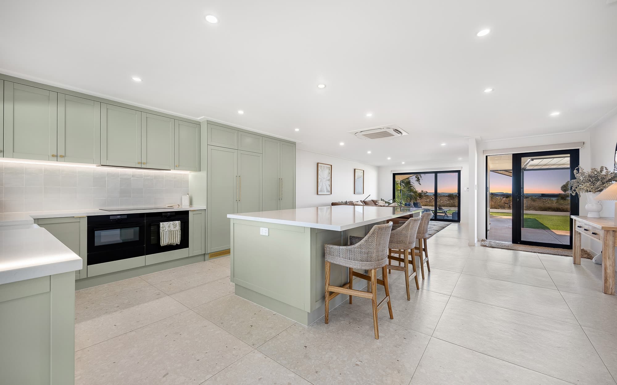7 Patterson Crescent, DAMPIER WA 6713, Dampier - Thumbnail 4