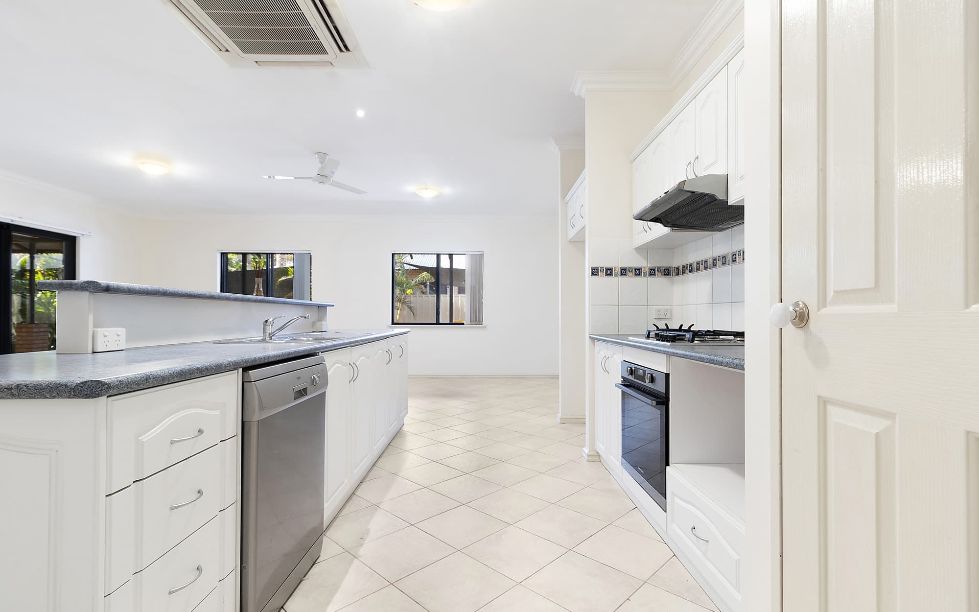 6 Rhonda Road, BAYNTON WA 6714, Baynton - Thumbnail 2
