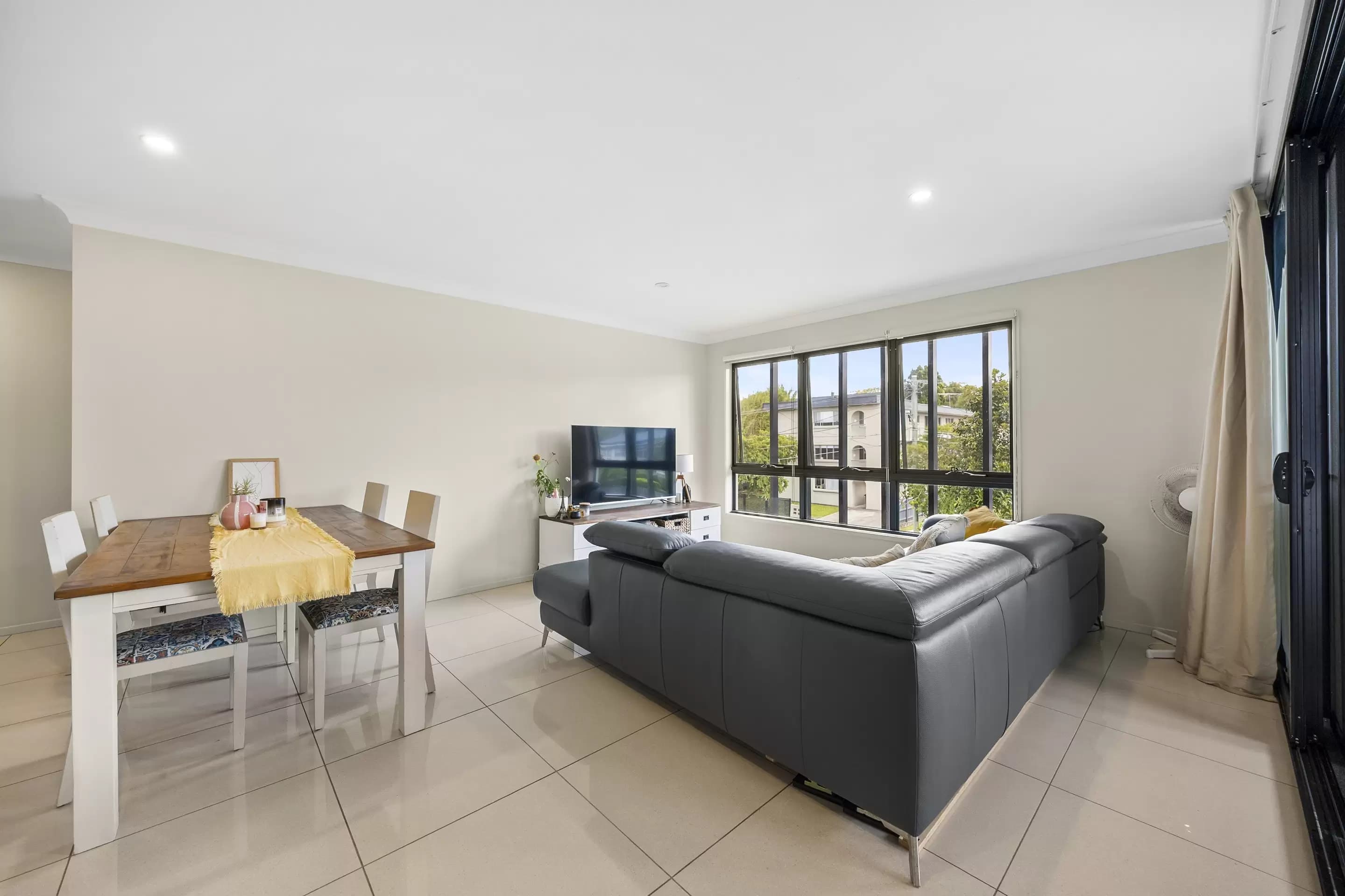 17 Foster Street, Newmarket, Newmarket - Thumbnail 4