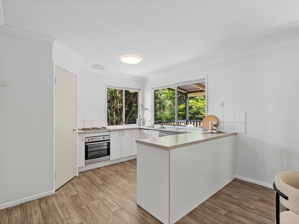 65 Roseglen Street, GREENSLOPES, QLD 4120, Greenslopes - Thumbnail 5