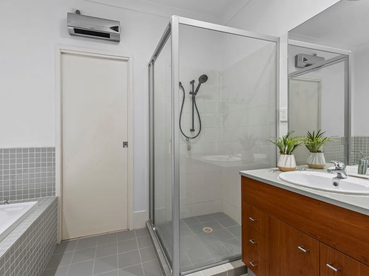 35 Yarra Road, WAKERLEY QLD 4154, Wakerley - Thumbnail 2