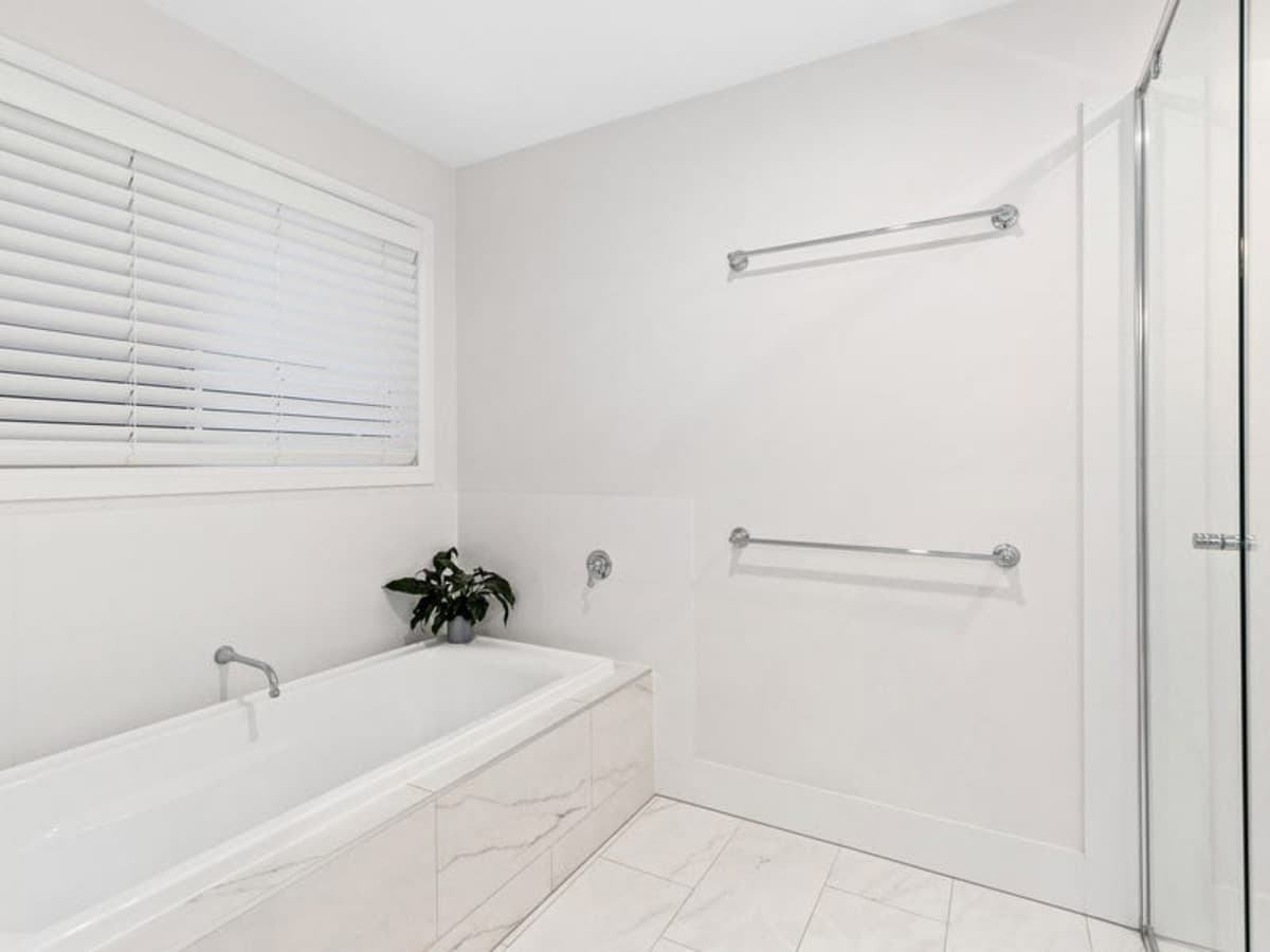 12 Warren Street, WAKERLEY QLD 4154, Wakerley - Thumbnail 2