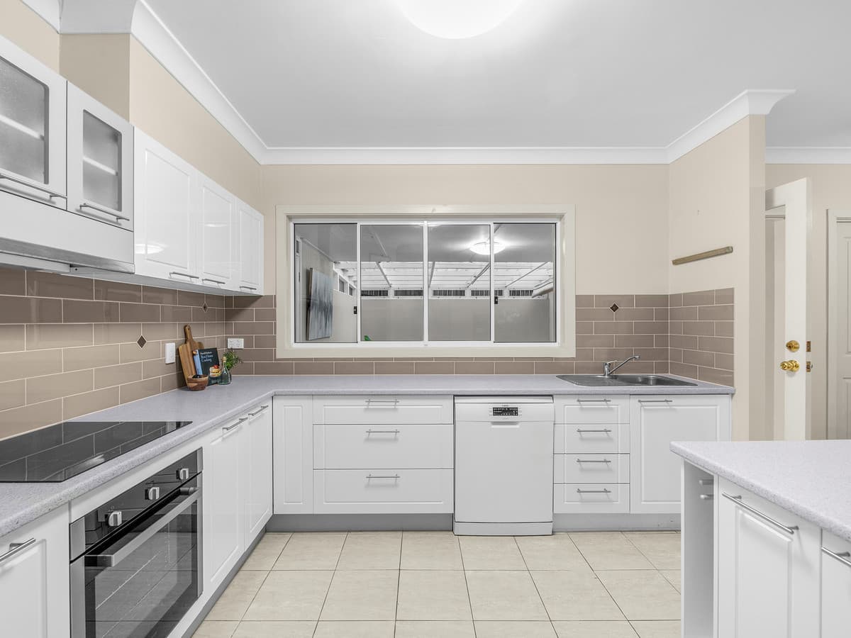 89 Abel Smith Crescent, Mount Ommaney QLD 4074, Mount Ommaney - Thumbnail 8