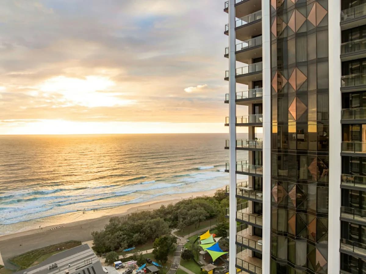 22/2 Charles Avenue, BROADBEACH, Broadbeach - Thumbnail 3
