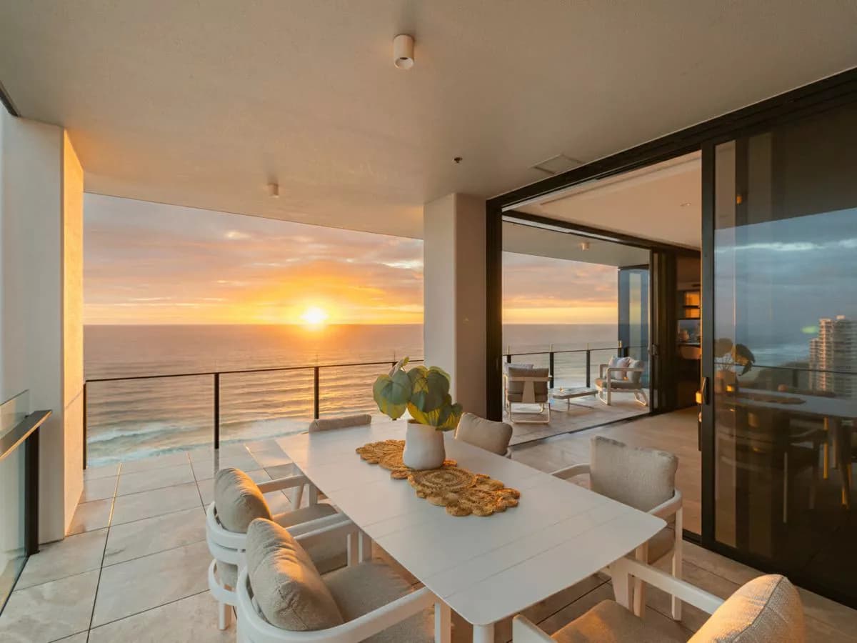 22/2 Charles Avenue, BROADBEACH, Broadbeach - Thumbnail 6