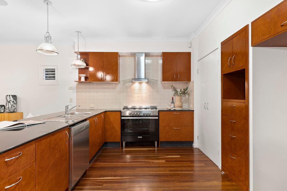 34 Gordon Road, Bardon QLD 4065, Bardon - Thumbnail 6