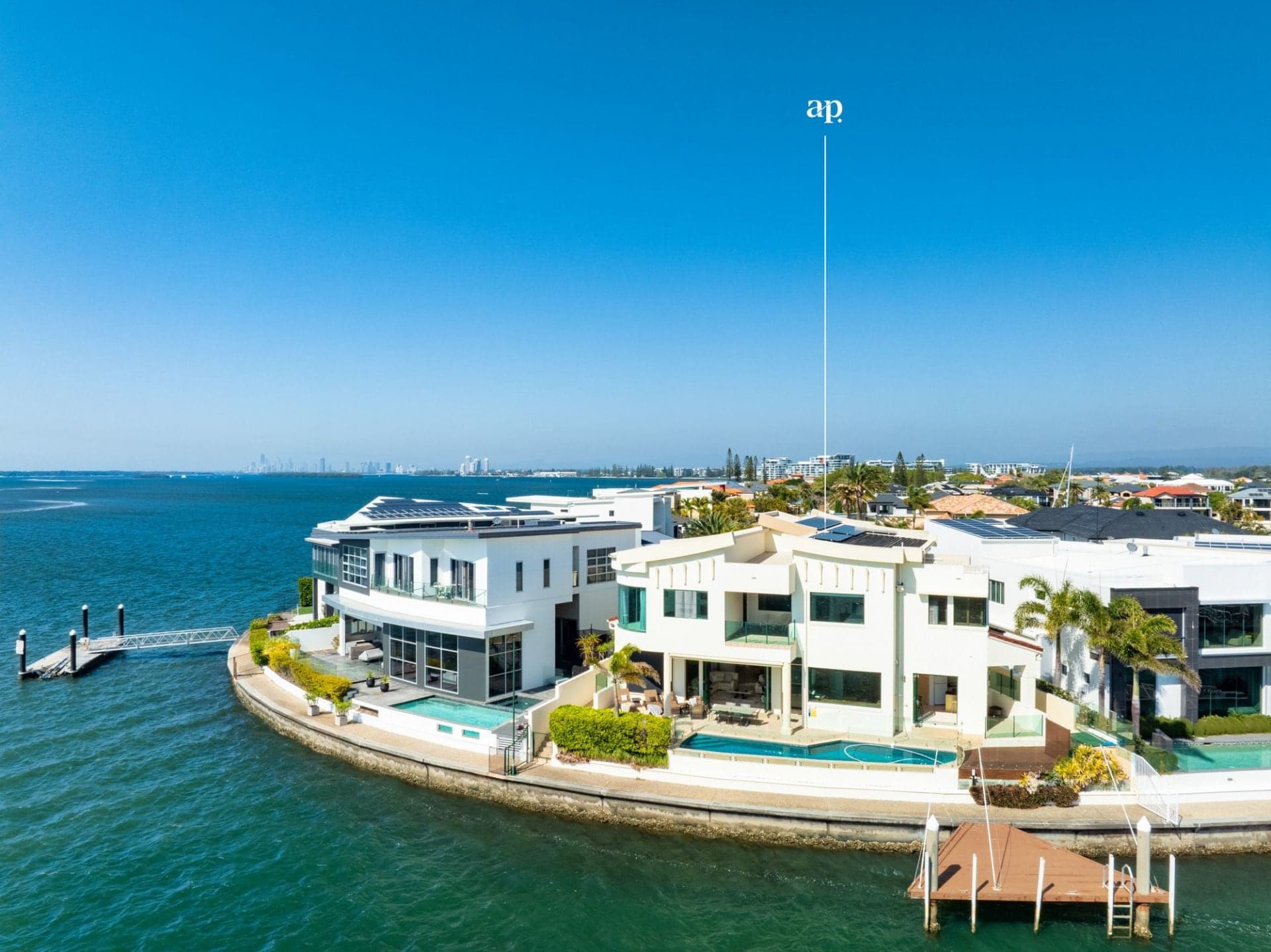 48 The Peninsula, Sovereign Islands - Thumbnail 3