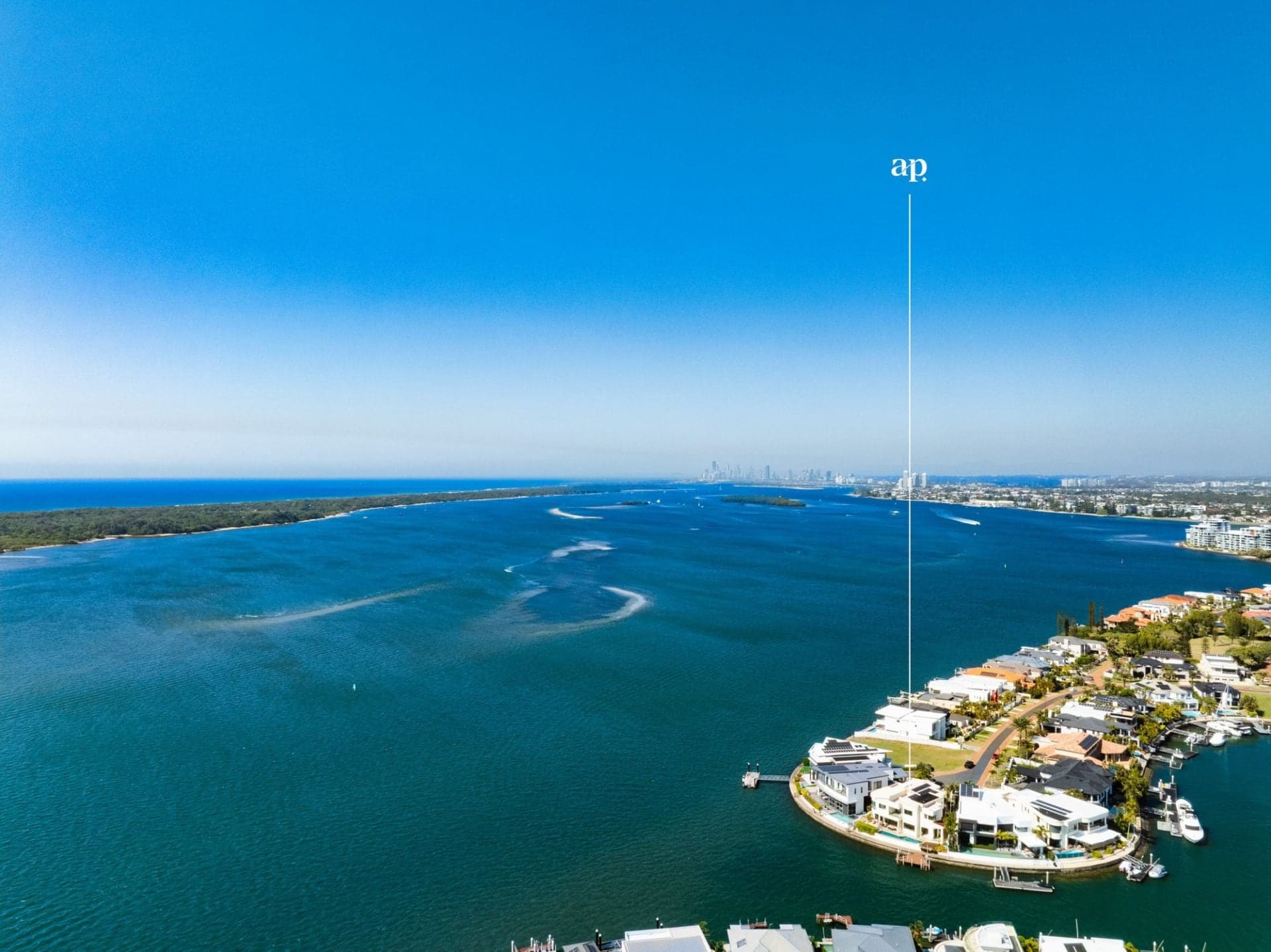 48 The Peninsula, Sovereign Islands - Thumbnail 4