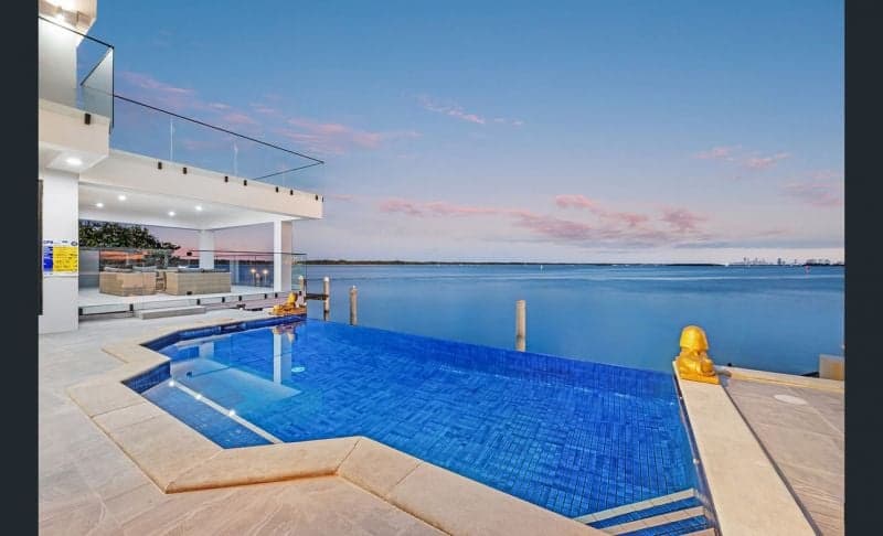 23 King Arthurs Court, Sovereign Islands - Thumbnail 2