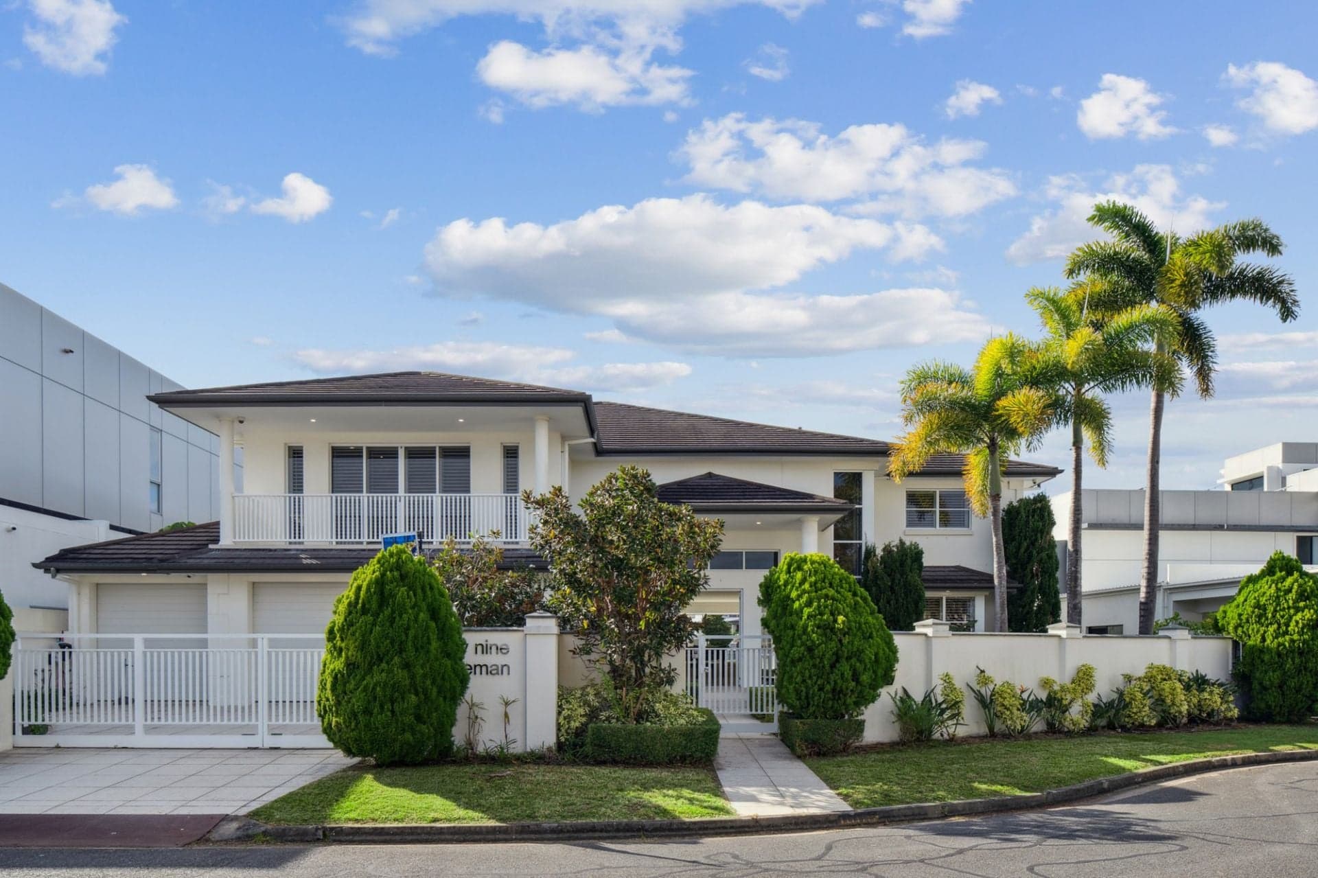 39 Norseman Court, Paradise Waters - Image 1