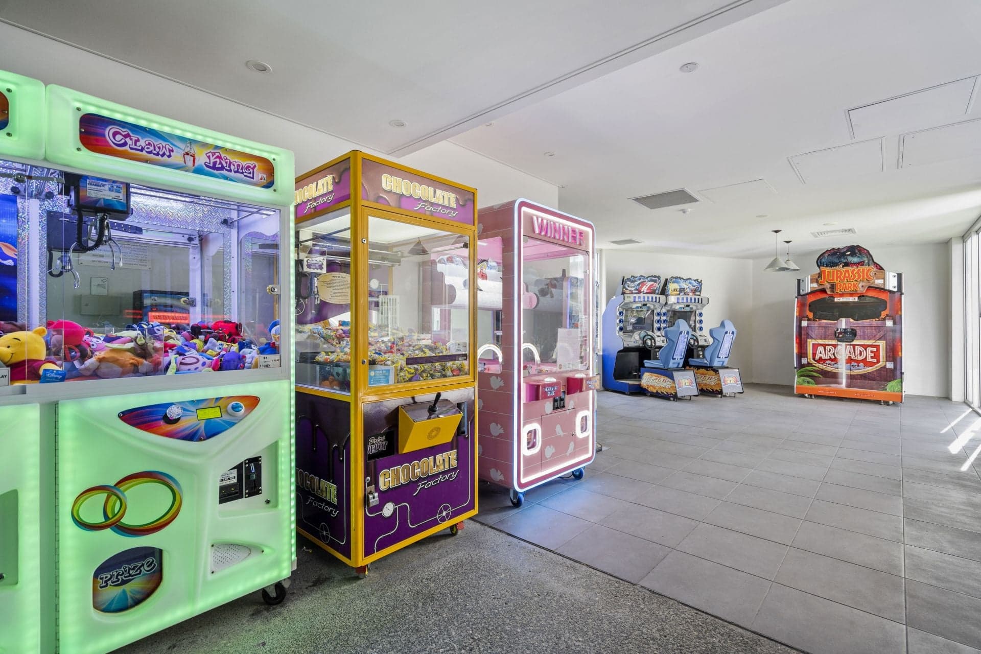 CONTACT LISA FOR PRICE INFO, Surfers Paradise - Image 1