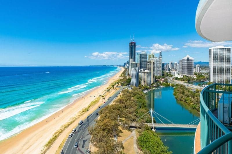 Offers Over $4,500,000, Main Beach - Thumbnail 3