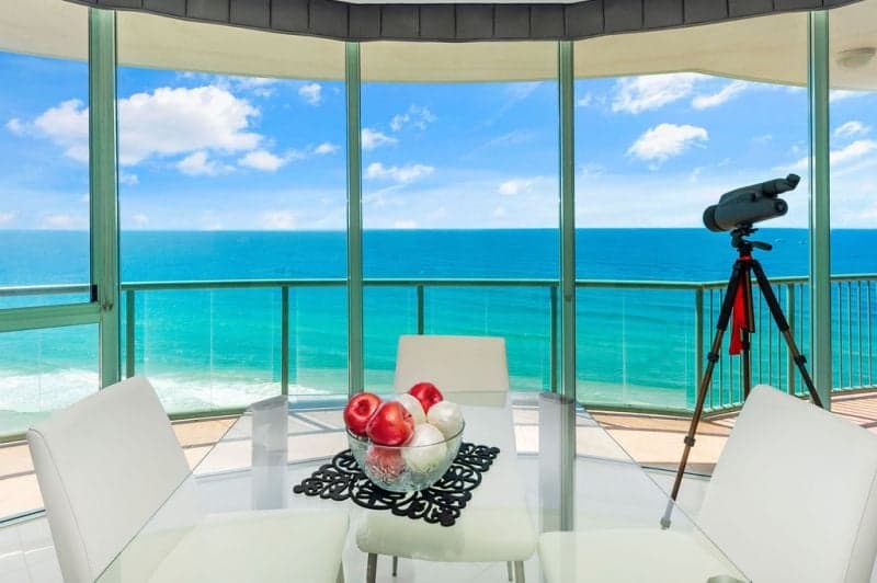 Offers Over $4,500,000, Main Beach - Thumbnail 4