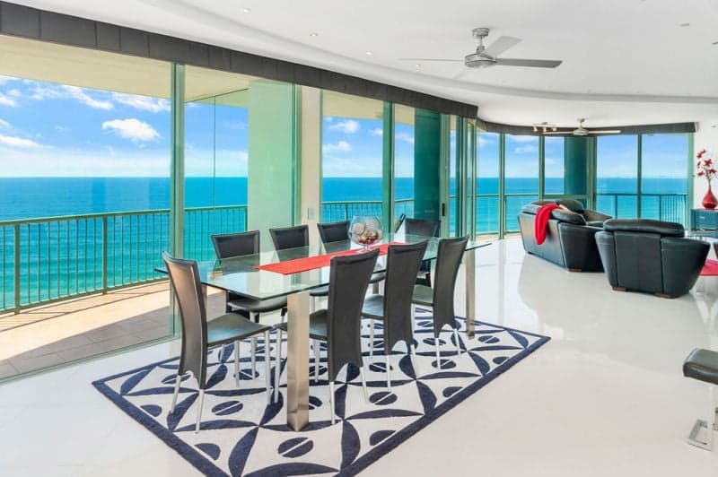 Offers Over $4,500,000, Main Beach - Thumbnail 6