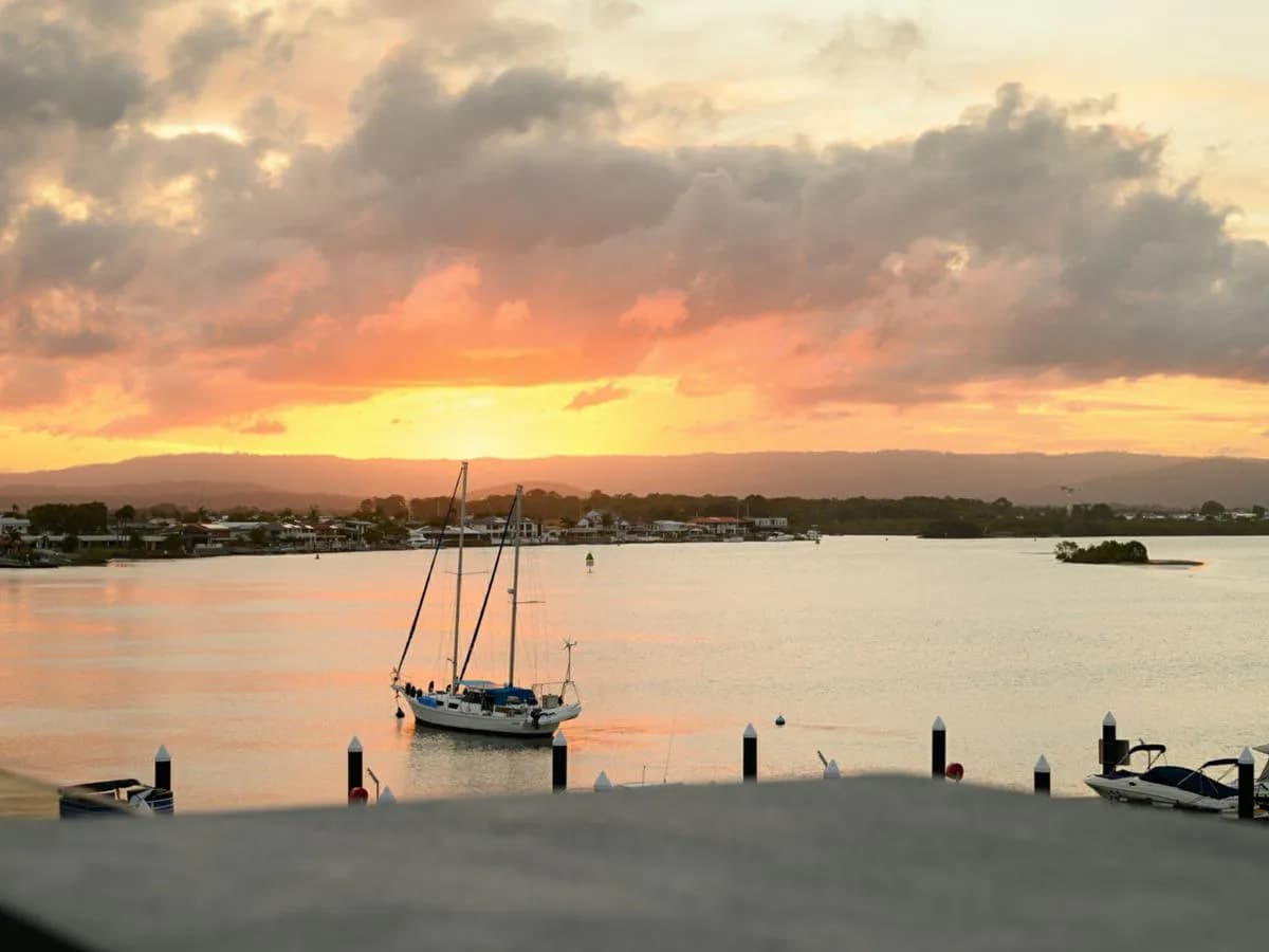 8/2 Marina Promenade, PARADISE POINT, Paradise Point - Image 1