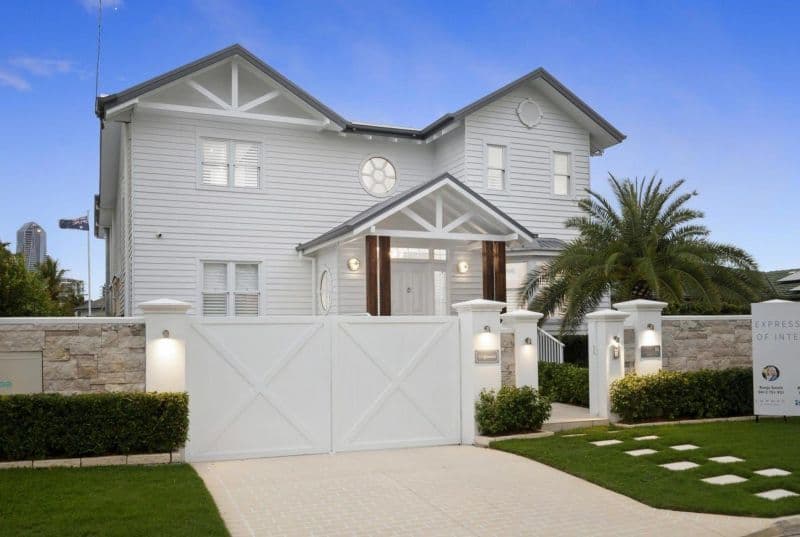 18 Etna Street, Isle Of Capri - Image 1