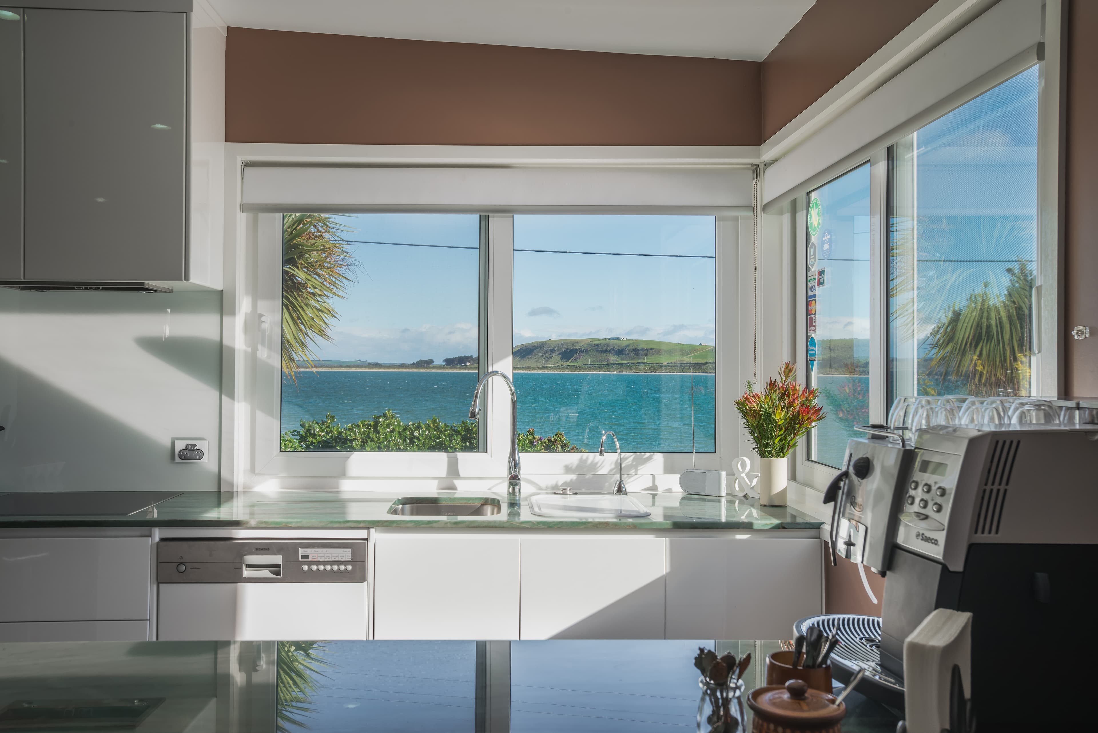 18 Wharf Road, Stanley, Stanley - Thumbnail 4