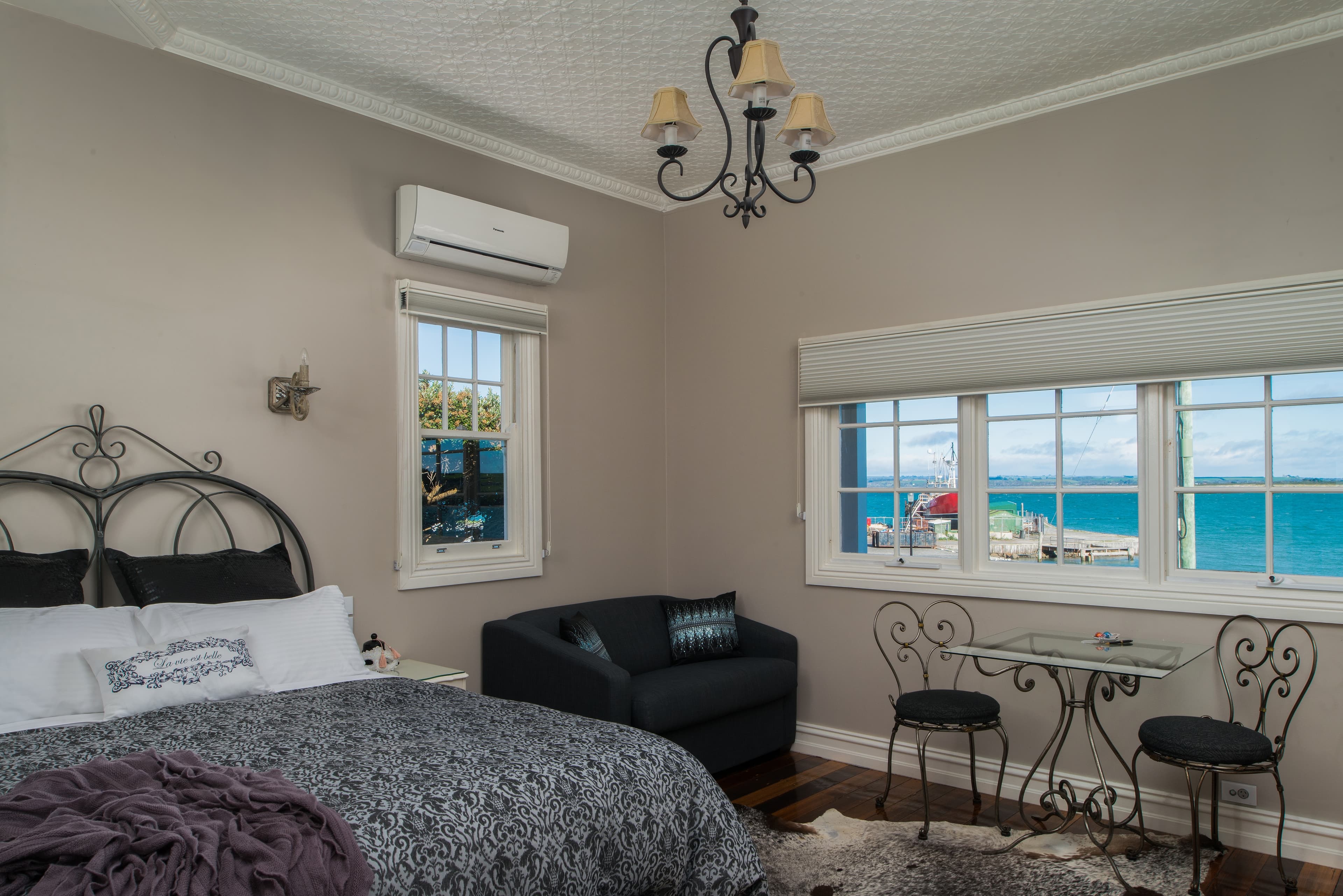 18 Wharf Road, Stanley, Stanley - Thumbnail 5
