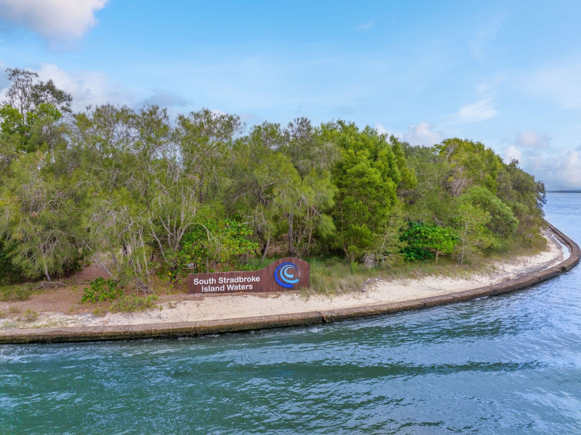 22 Casuarina Court, South Stradbroke - Thumbnail 3