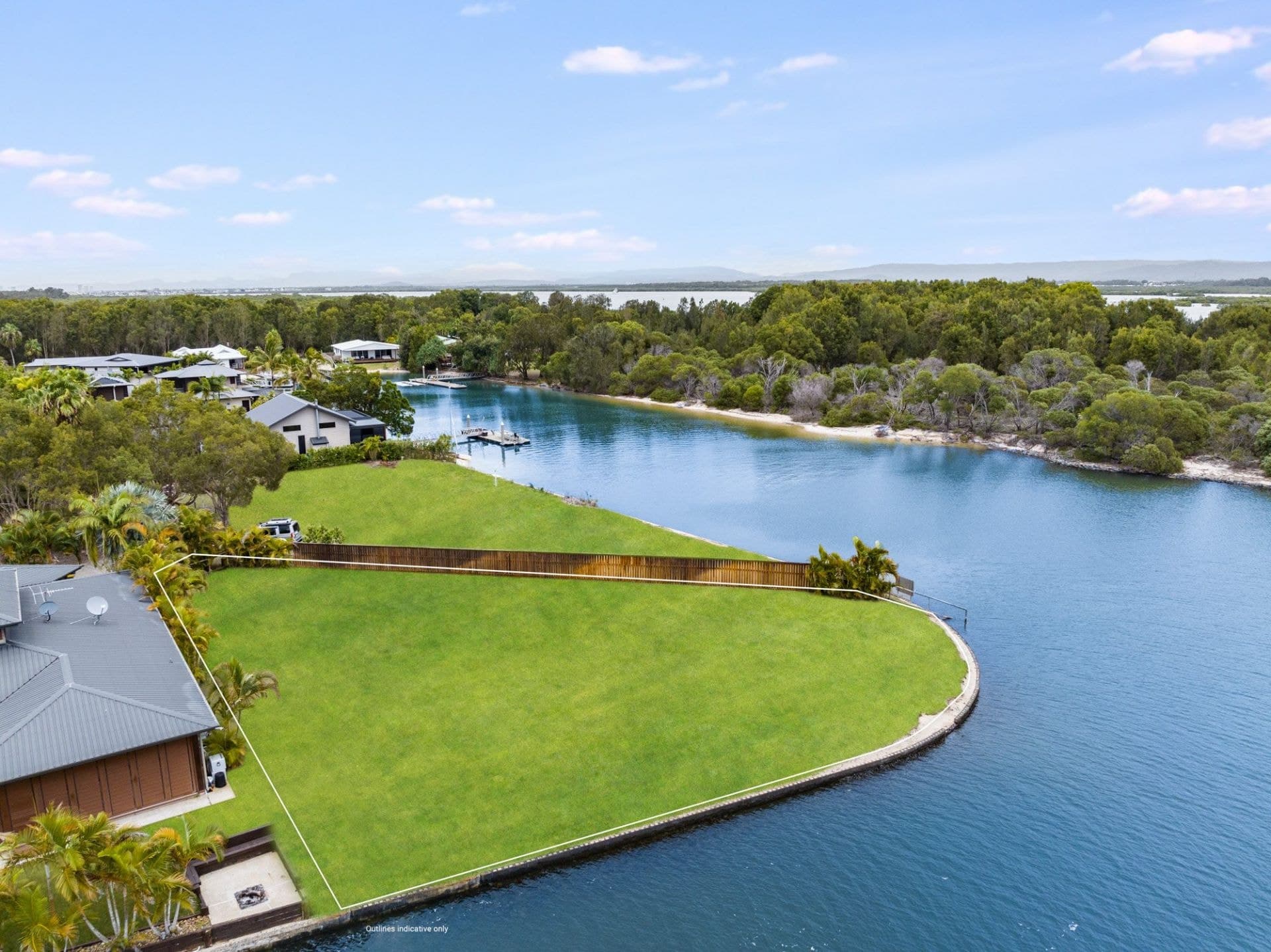 22 Casuarina Court, South Stradbroke - Thumbnail 4