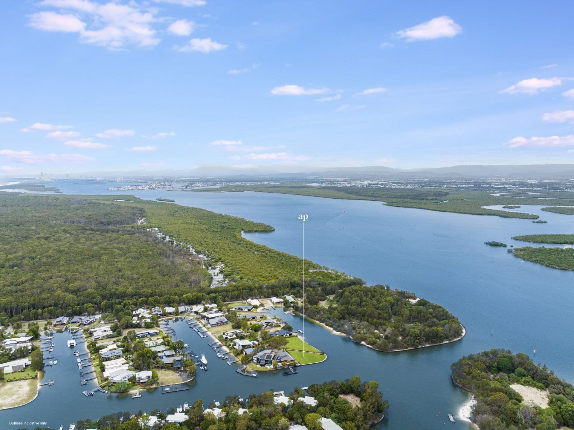 22 Casuarina Court, South Stradbroke - Thumbnail 7
