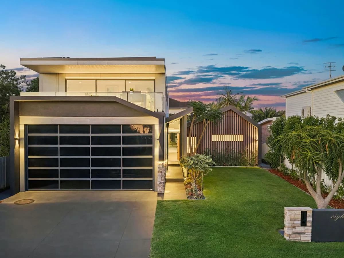 8 Binburra Avenue, TOOWOON BAY, Toowoon Bay - Thumbnail 2