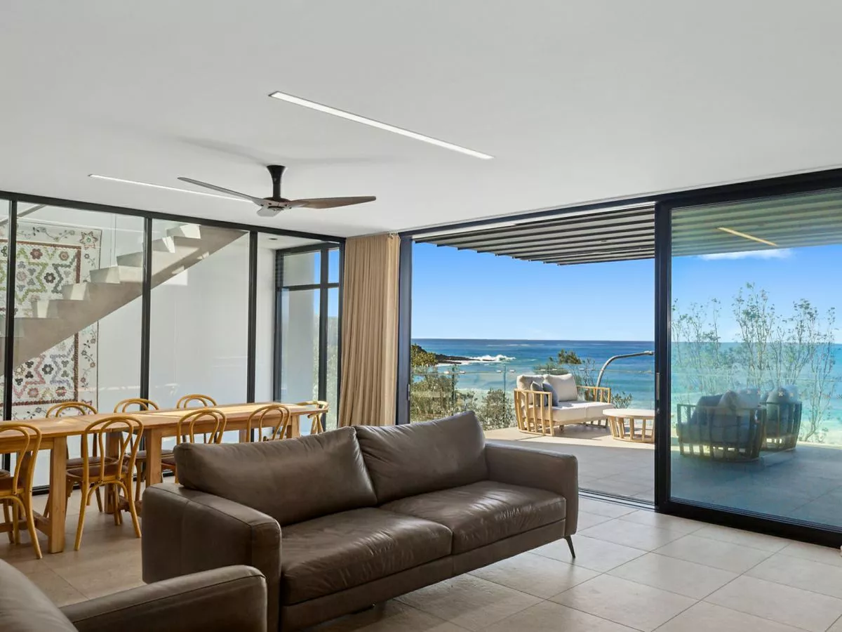 12 Beach Road, MOLLYMOOK BEACH, Mollymook Beach - Thumbnail 6