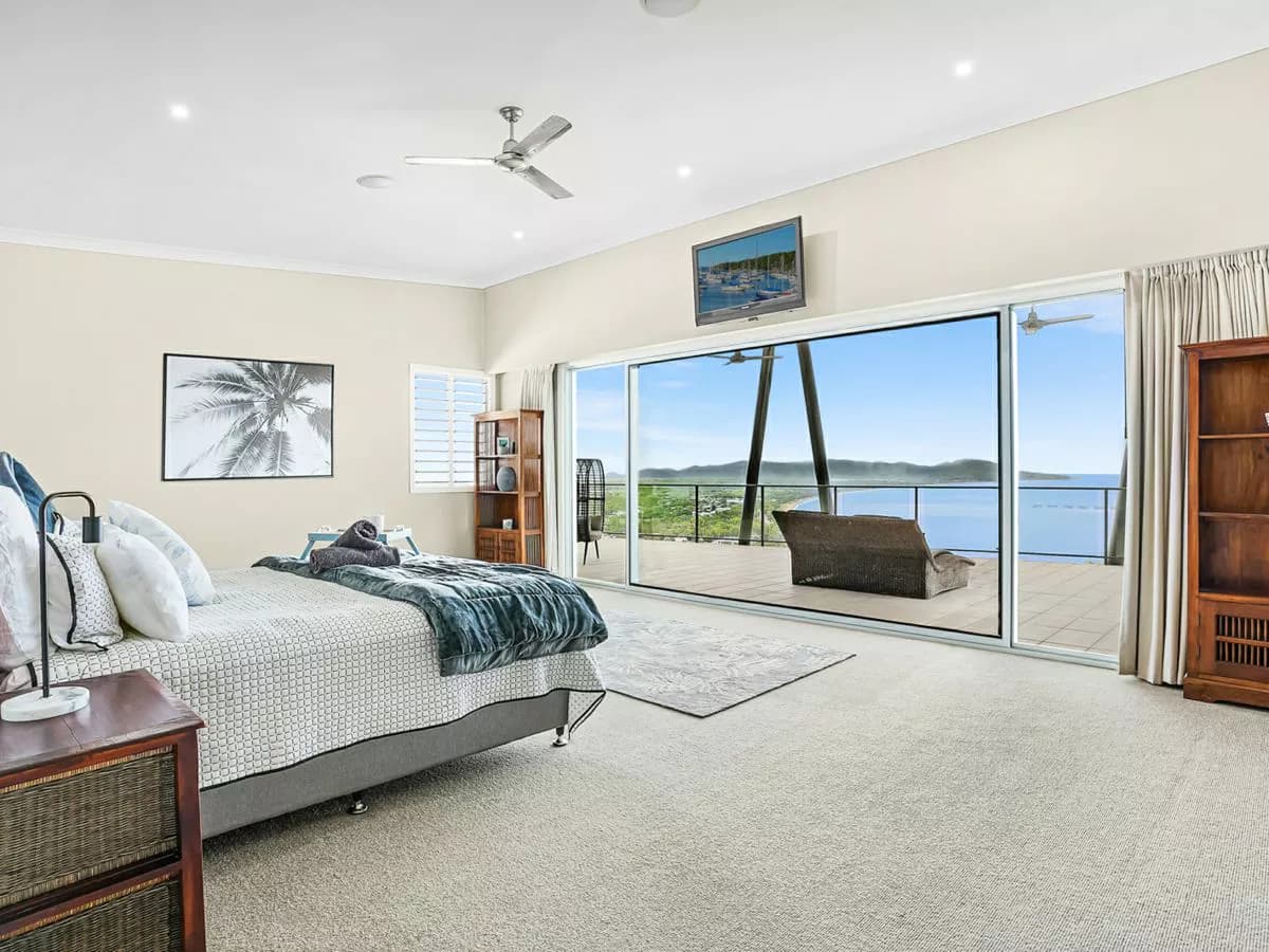 48 Yarrawonga Drive, CASTLE HILL, Castle Hill - Thumbnail 3