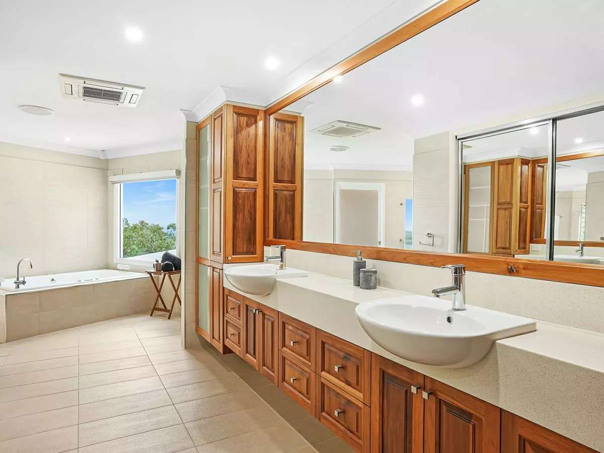 48 Yarrawonga Drive, CASTLE HILL, Castle Hill - Thumbnail 6