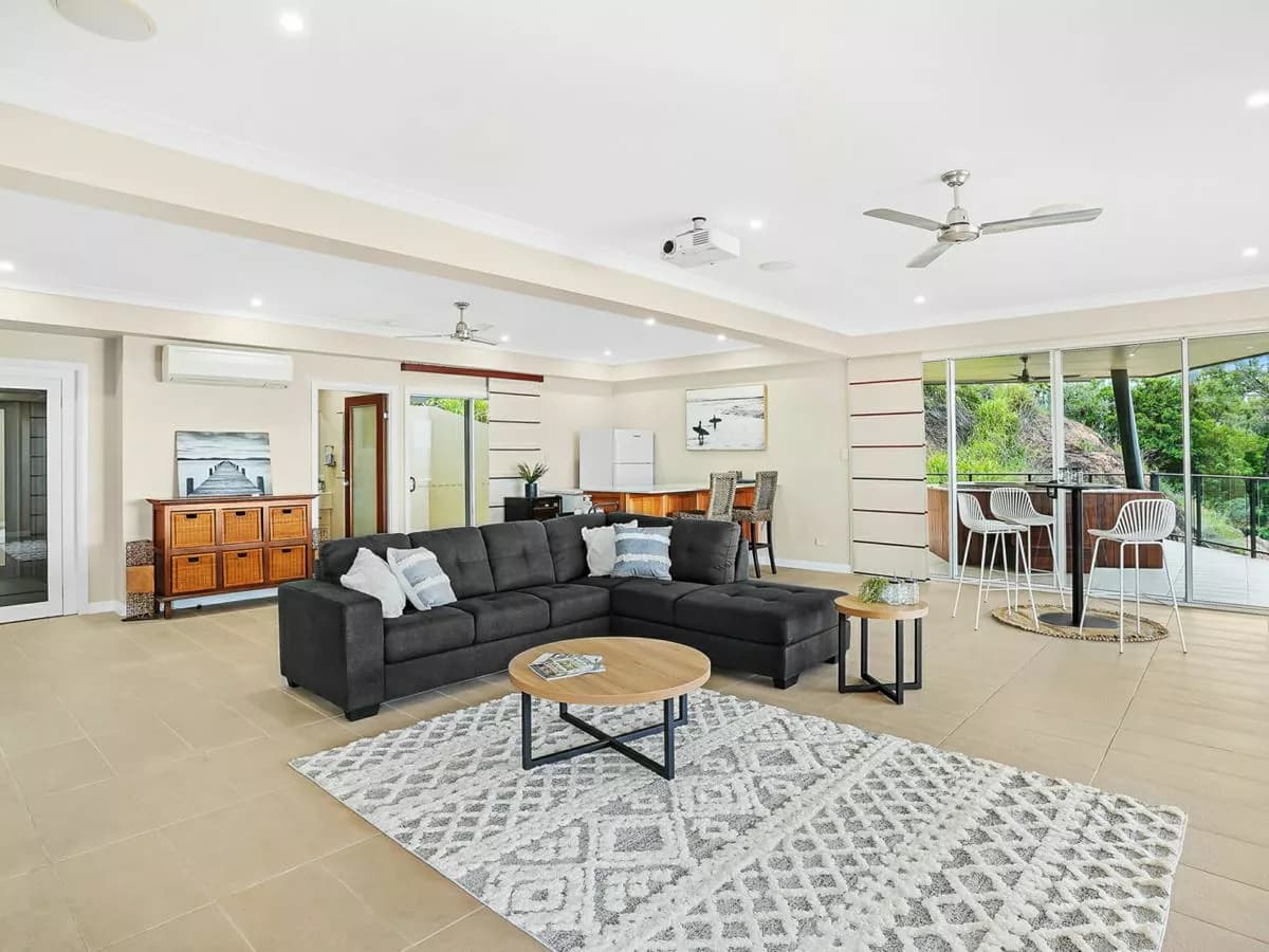 48 Yarrawonga Drive, CASTLE HILL, Castle Hill - Thumbnail 7