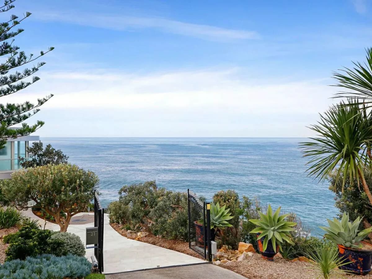 21 John Gray Close, TERRIGAL, Terrigal - Thumbnail 2
