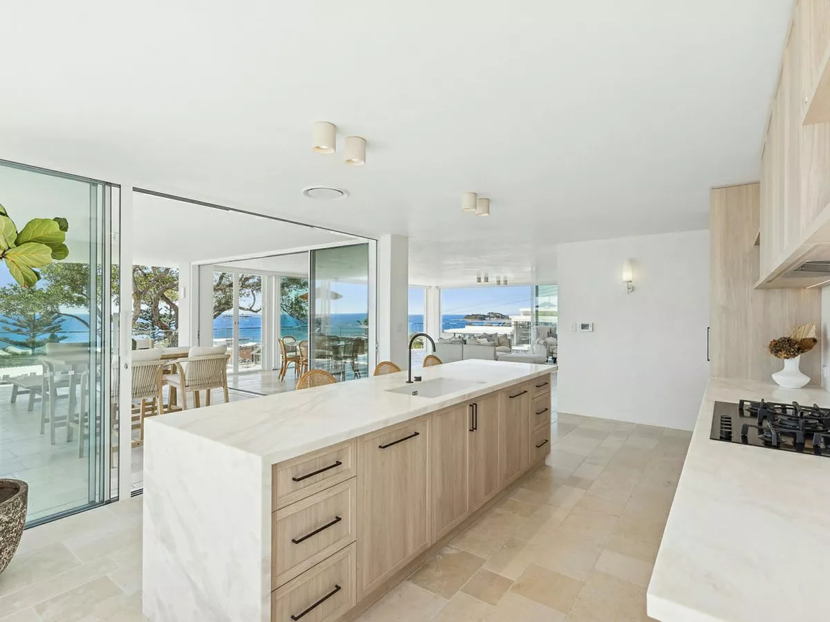 19 Dover Road, WAMBERAL, Wamberal - Thumbnail 8