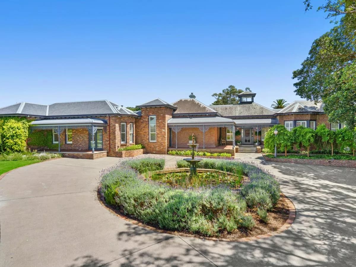 2a Raith Terrace, NEWTOWN, Newtown - Image 1